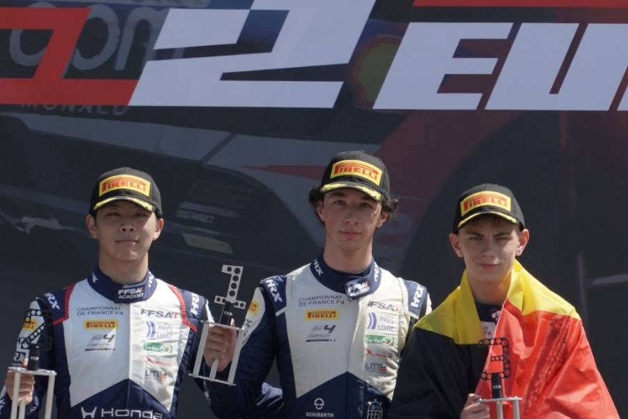 Tsuchihashi claims P3 podium in Race 3 and moves up to P5 in the standings