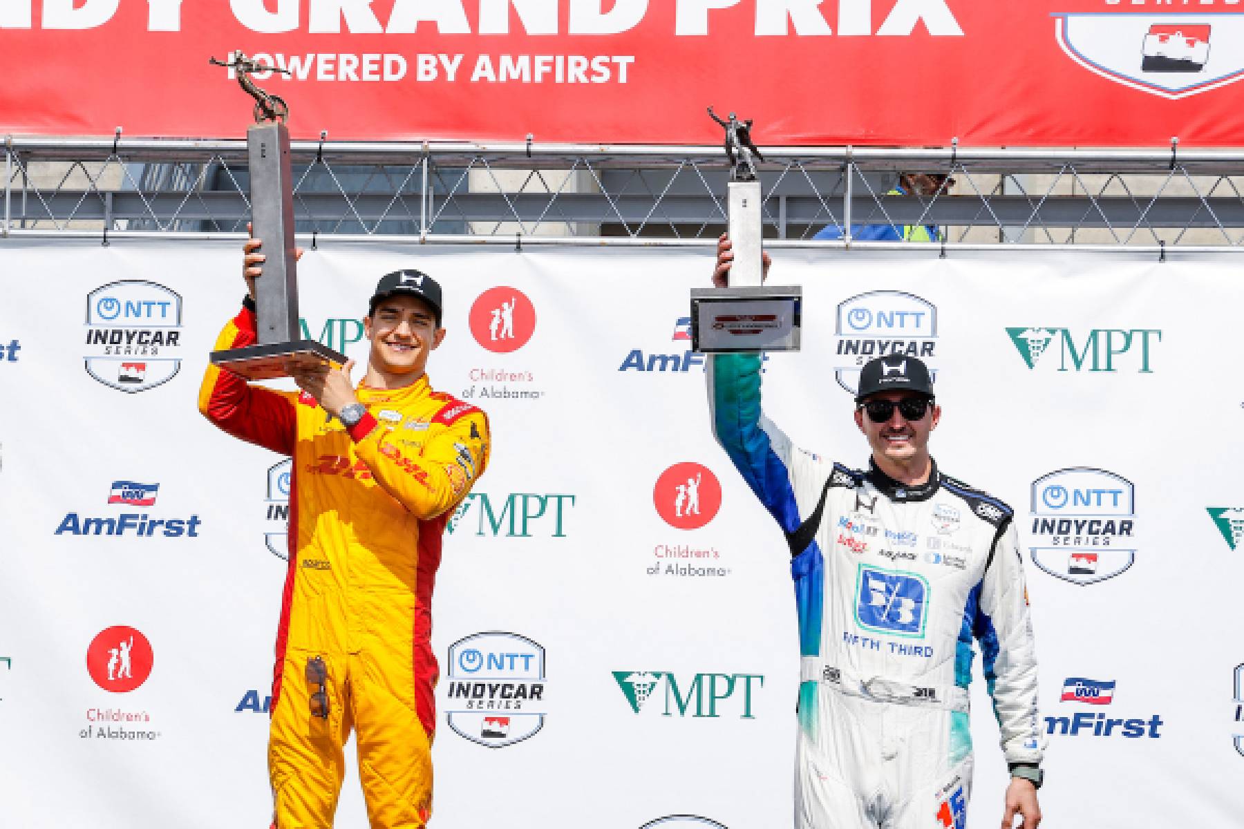 Alex Palou, Honda win Barber IndyCar race for second-straight year