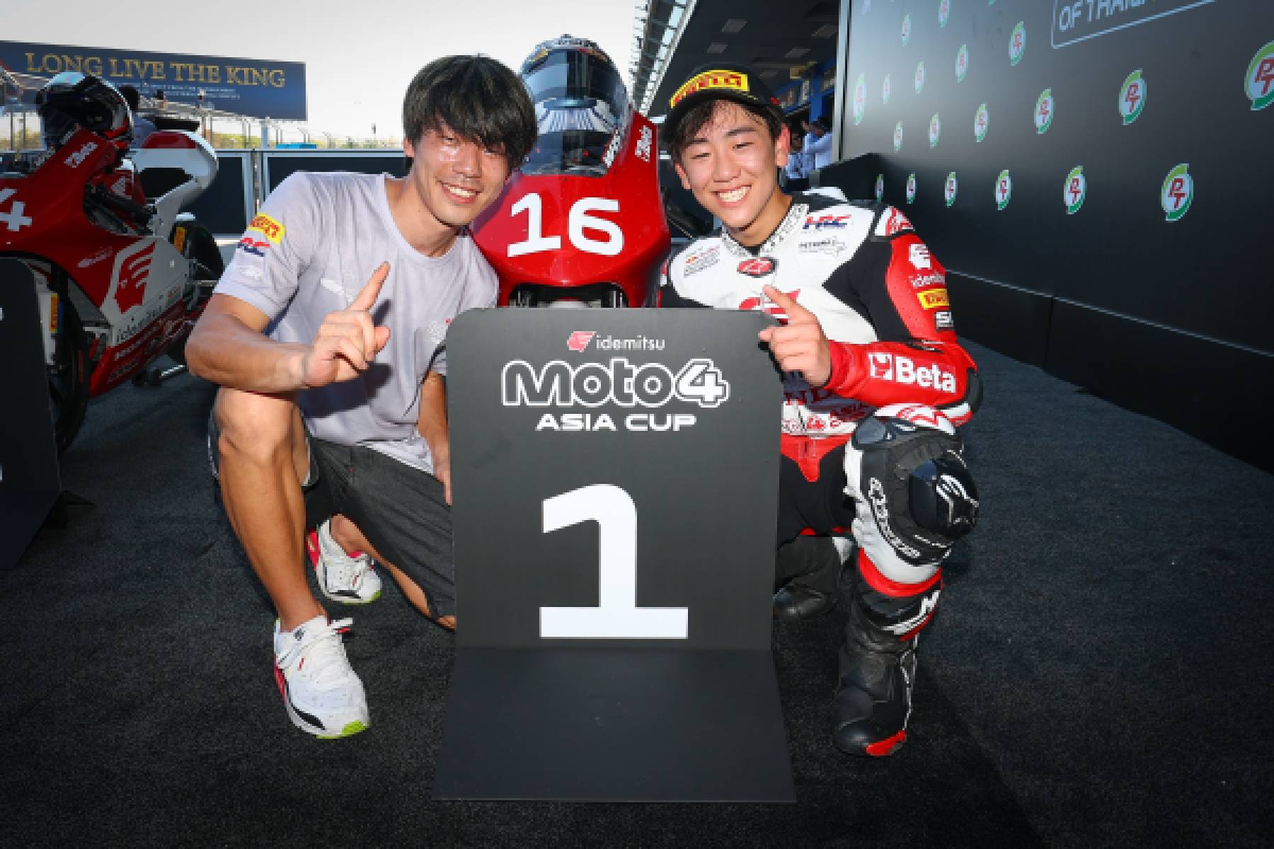 Chishiki doubles up as podium fight goes to final corner