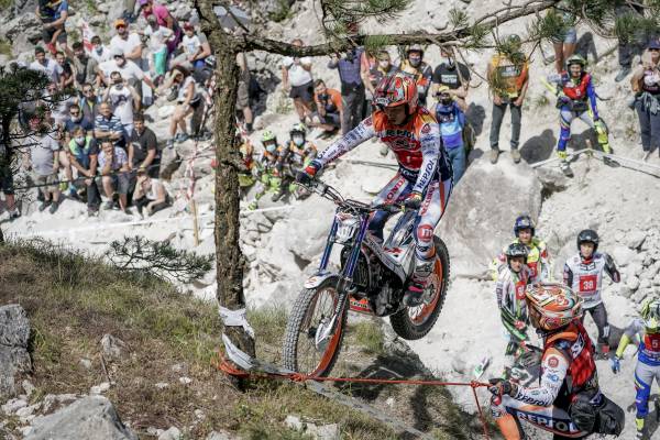 One-two for Repsol Honda Trial Team in Italy. Fujinami, victorious, aged 41