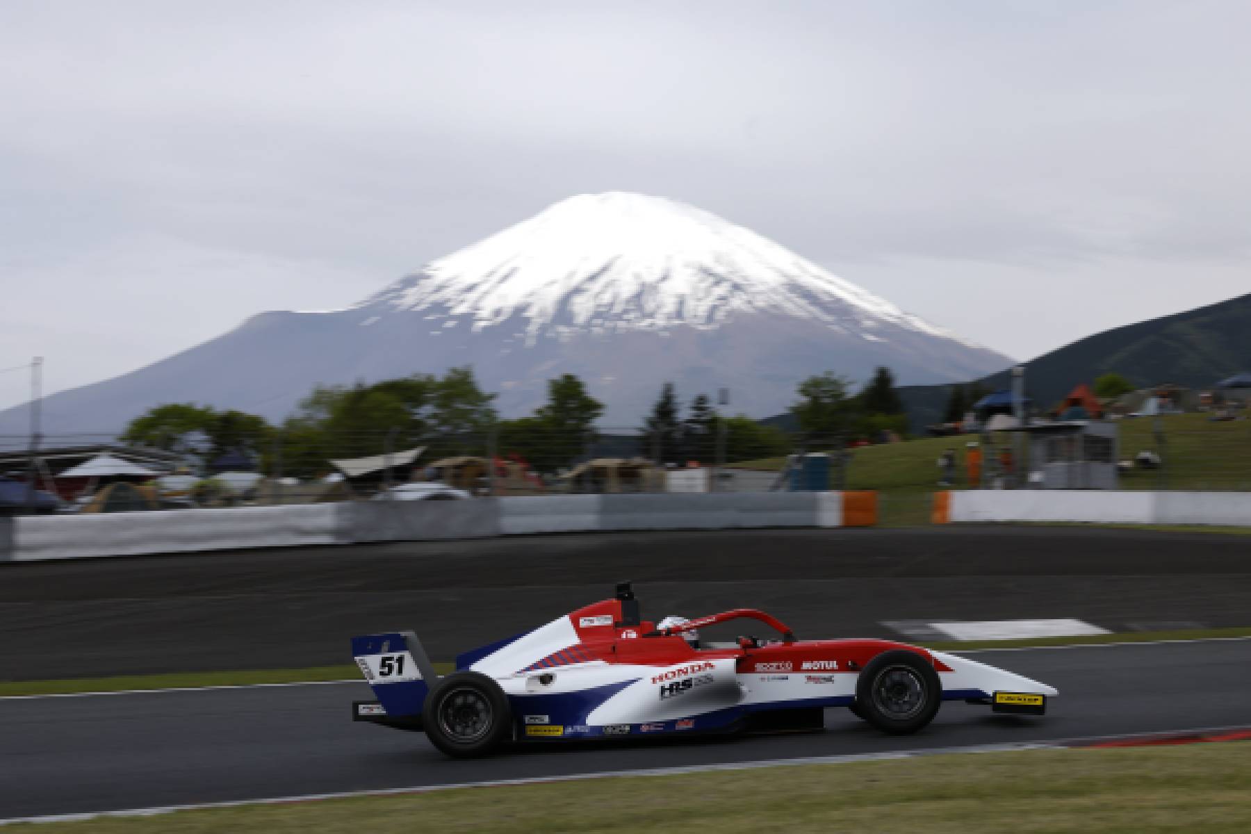 Kurosawa finishes P9, Momose gains 16 places to P10 in Round 2