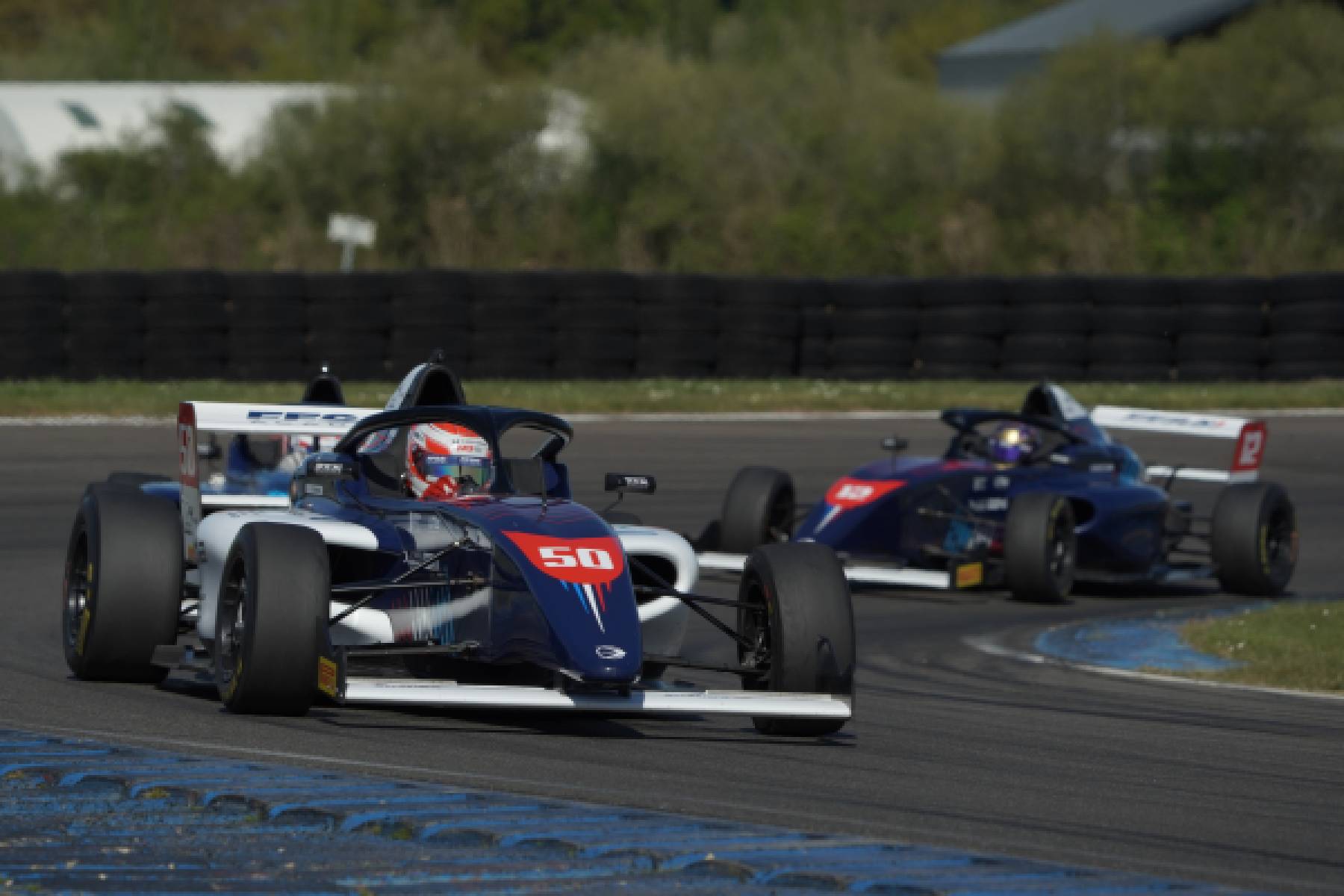 Tsuchihashi recovers positions in turbulent Race 2 after pit-lane start