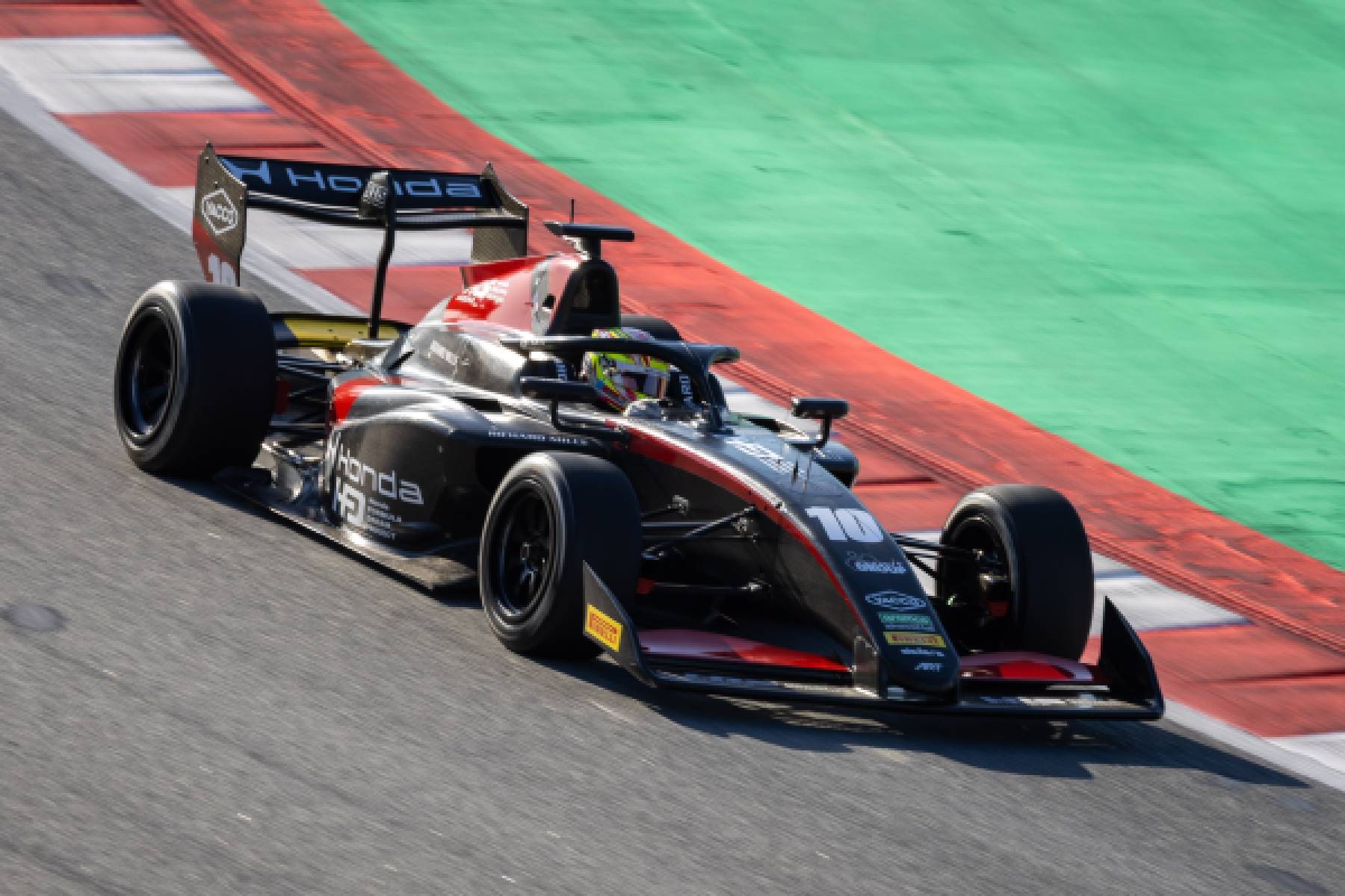Taito Kato finishes P9 in the Feature Race