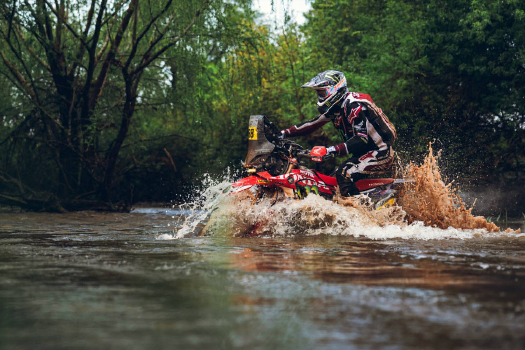 Schareina leads Honda charge as rain-soaked Stage One tests the riders